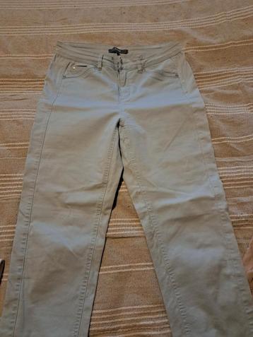 Blauwe damesbroek Maat 42 beschikbaar voor biedingen