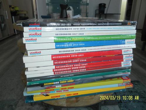vi seizoensgidsen 1994 -2022, Boeken, Sportboeken, Gelezen, Balsport, Ophalen of Verzenden