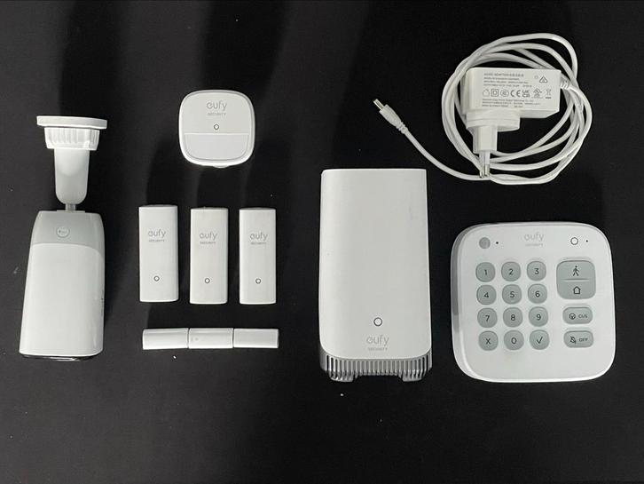 Eufy Homebase 3 + Eufycam S2 Pro + Keypad + Contacten + IR, Doe-het-zelf en Verbouw, Alarmsystemen, Gebruikt, Compleet systeem