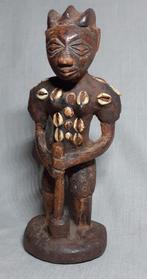 Afrikaans voorouderbeeld "Vrouw" met Kauri, Antiek en Kunst, Ophalen of Verzenden