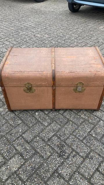 Vintage Hutkoffer beschikbaar voor biedingen