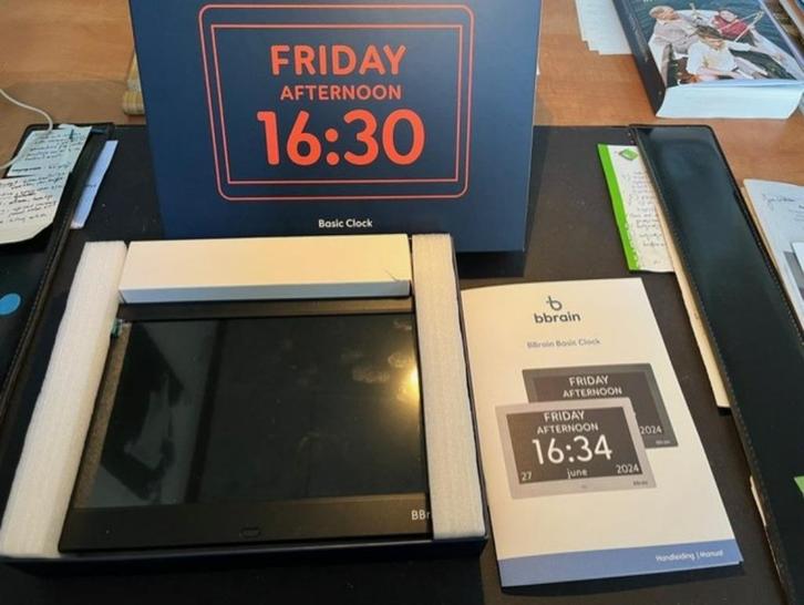 digitale klok BBrain, Huis en Inrichting, Woonaccessoires | Klokken, Nieuw, Overige typen, Digitaal, Ophalen of Verzenden