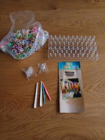 Loom bandjes  pakket  beschikbaar voor biedingen