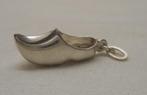 Zilveren vintage bedel/hanger klomp nr.618, Overige merken, Verzenden, Zo goed als nieuw, 1 bedel