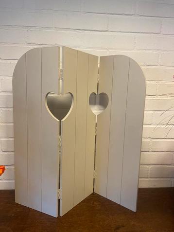 Houten Kamerscherm met Hartjes beschikbaar voor biedingen