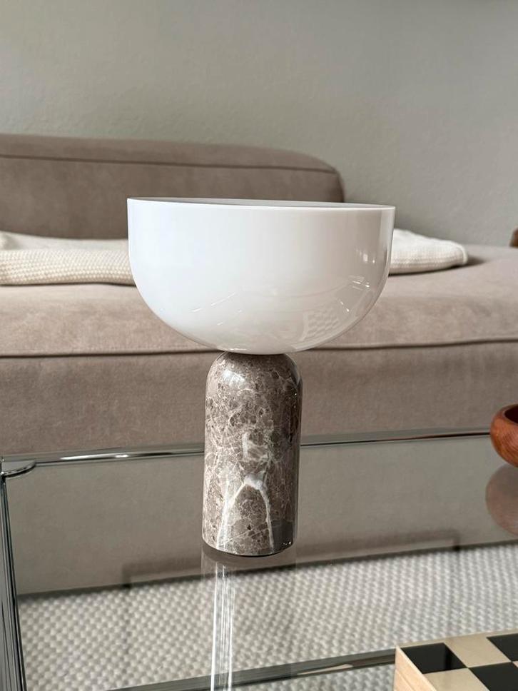 New Works Kizu Oplaadbare Lamp - Bauhaus Design Marmer, Huis en Inrichting, Lampen | Tafellampen, Zo goed als nieuw, Minder dan 50 cm