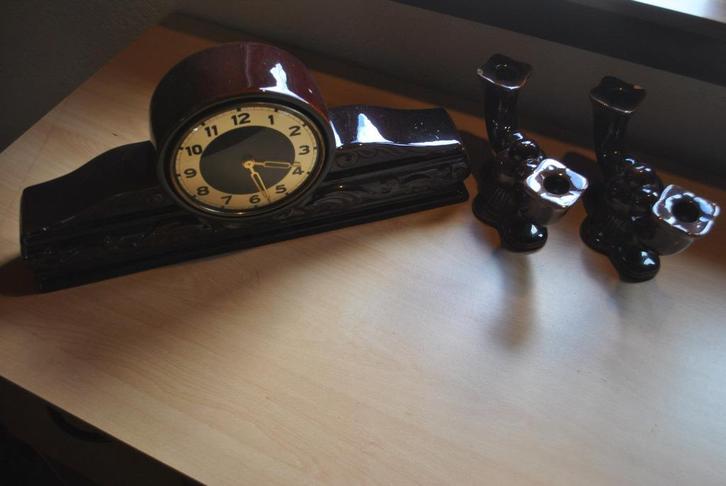 Pendule, met 2 bijpassende kaarsenstandaards, porselein, Antiek en Kunst, Antiek | Klokken, Ophalen of Verzenden