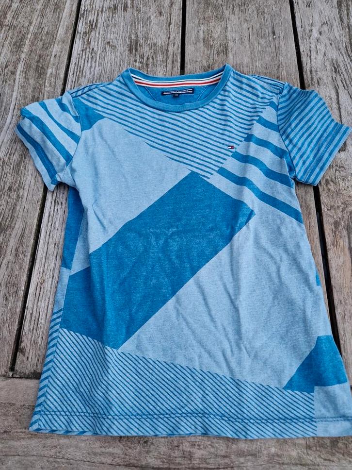 T shirt maat 128 Tommy Hilfiger blauw, Kinderen en Baby's, Kinderkleding | Maat 128, Zo goed als nieuw, Ophalen of Verzenden