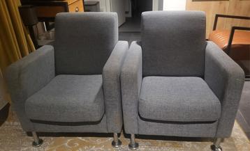 2 Grijze Fauteuils - Comfortabel en Stijlvol beschikbaar voor biedingen