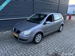 Volkswagen Polo 1.4-16V Trendline NAP/ AIRCO/ LM VELGEN/ 5DR, Auto's, Voorwielaandrijving, Elektrische ramen, Gebruikt, Origineel Nederlands