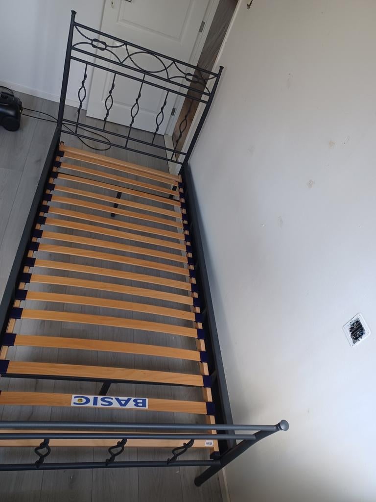 Stalen bed met lattenbodem, Ophalen, Gebruikt, 90 cm, Eenpersoons