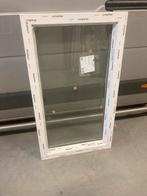 Nieuw kunststof kozijn 133*76, Ophalen, Kunststof, 1 tot 2 meter, Q