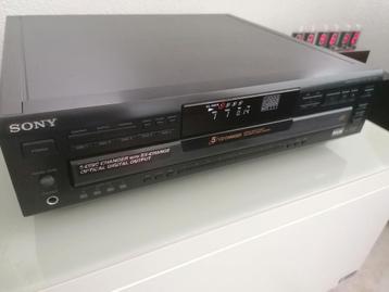 Sony CDP-CE505, cd wisselaar beschikbaar voor biedingen