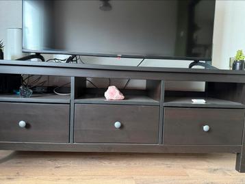 Tv meubel te koop beschikbaar voor biedingen