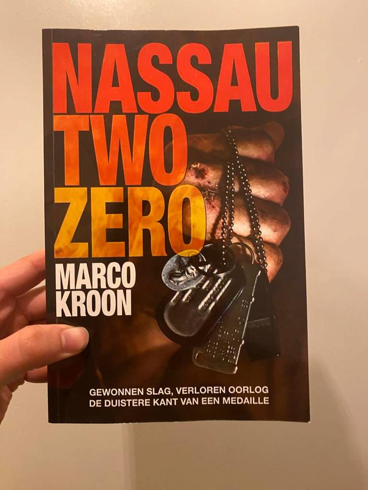 Nassau Two Zero - Marco Kroon, Boeken, Romans, Zo goed als nieuw, Nederland, Ophalen of Verzenden
