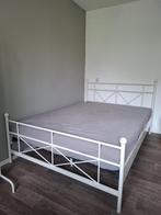 Wit bed frame twijfelaar, Huis en Inrichting, Slaapkamer | Bedden, Ophalen, Wit, 140 cm, Zo goed als nieuw