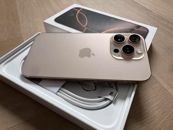 iPhone 16 Pro, Telecommunicatie, Mobiele telefoons | Apple iPhone, Zo goed als nieuw, 128 GB, iPhone 16 Pro, Goud, Ophalen of Verzenden