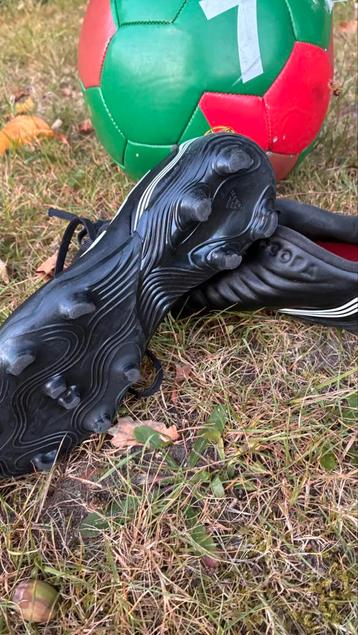 Zo goed als nieuw adidas voetbalschoenen maat 36 beschikbaar voor biedingen