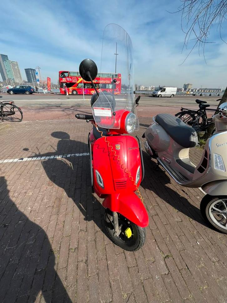 La Souris • Sourini R - Special Edition • Rood • 45 km/h, Fietsen en Brommers, Snorfietsen en Snorscooters, Zo goed als nieuw