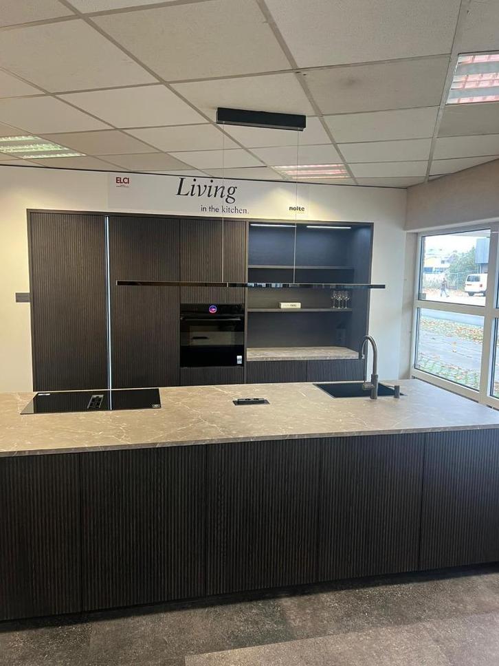 Nolte Neo Keuken Zwart Eike Fineer, Huis en Inrichting, Keuken | Complete keukens, Nieuw, Overige typen, Zwart, Kunststof, Greeploos