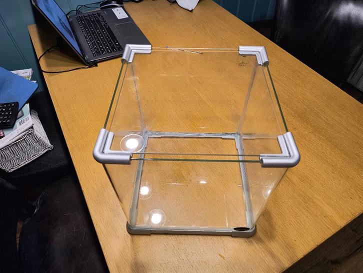 Superfish aqua cube 15 liter, Dieren en Toebehoren, Vissen | Aquaria en Toebehoren, Zo goed als nieuw, Leeg aquarium, Ophalen