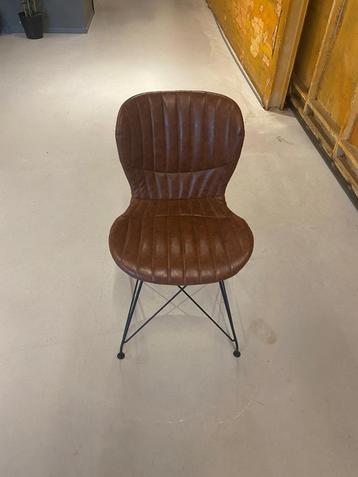 Bruine eetkamer stoelen beschikbaar voor biedingen