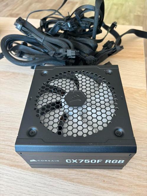 Corsair PC voeding CX750F RGB, Computers en Software, Interne voedingen, Zo goed als nieuw, Ophalen of Verzenden