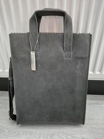 MYOMY My Paper Bag beschikbaar voor biedingen