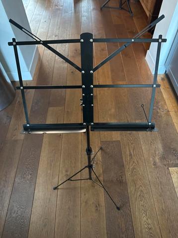 Muziekstandaard - Boston beschikbaar voor biedingen