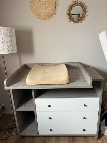 Complete babykamer set beschikbaar voor biedingen