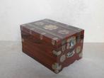 Aziatische sieradenkistje koper beslag sieraden kistje hout, Ophalen of Verzenden