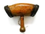 Houten hamer / steenhouwershamer met ijzeren banden 17e eeuw, Antiek en Kunst, Antiek | Gereedschap en Instrumenten, Ophalen of Verzenden
