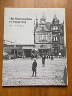 Het stationsplein en omgeving - Schiedam. Cees van der Geer, Ophalen of Verzenden, 20e eeuw of later, Gelezen