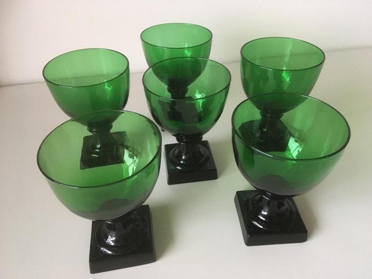 Wijnglas groen antiek Gorm de oude (Gorm den gamle) 6x, Antiek en Kunst, Antiek | Glas en Kristal, Ophalen