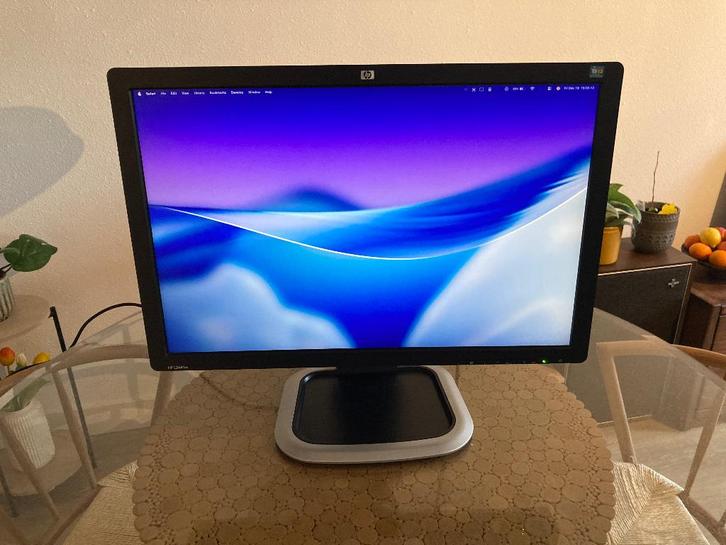 HP L2445w 24 inch LCD Monitor, Computers en Software, Monitoren, Gebruikt, 60 Hz of minder, DVI, VGA, In hoogte verstelbaar, Draaibaar