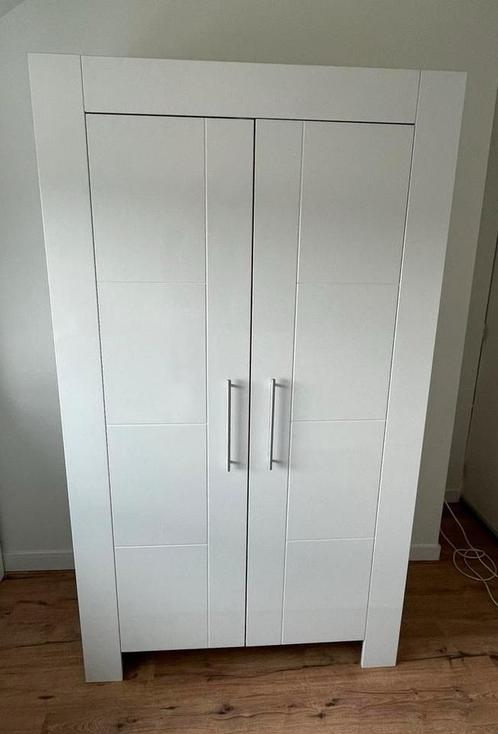 Kinderkamer Bopita hoogglans wit kast, ledikant, wandplank, Kinderen en Baby's, Kinderkamer | Commodes en Kasten, Gebruikt, 90 tot 105 cm