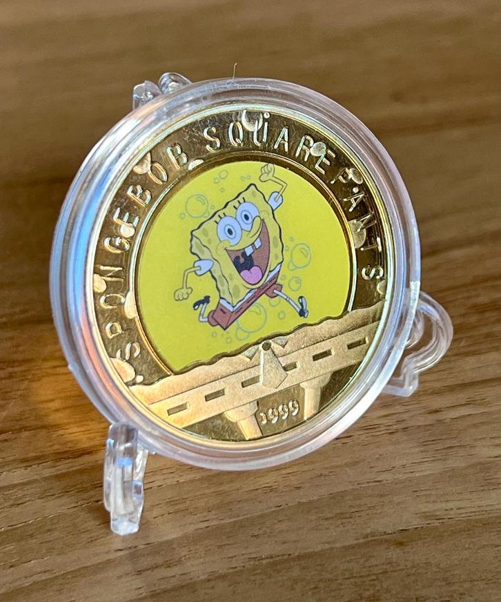 Spongebob 24kt goud vergulde verzamelmunt +standaard (1, Verzamelen, Film en Tv, Nieuw, Tv, Overige typen, Ophalen of Verzenden