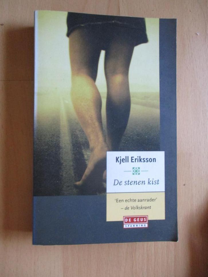 Kjell Eriksson. "De Stenen kist; misdaadroman", Boeken, Detectives, Zo goed als nieuw, Ophalen of Verzenden