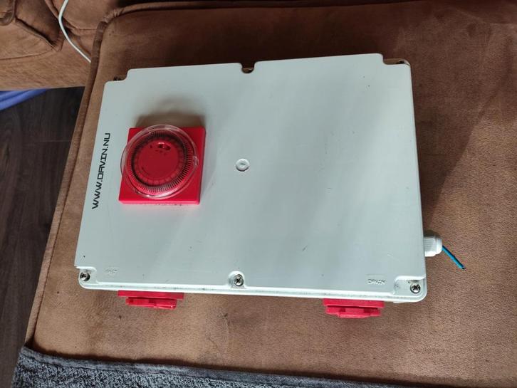 2 Stuks: Davin budget relaiskast 8x 600w, Tuin en Terras, Kweekspullen, Zo goed als nieuw, Klimaatbeheersing, Ophalen of Verzenden