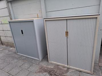 2 roldeurkasten, gratis ! beschikbaar voor biedingen