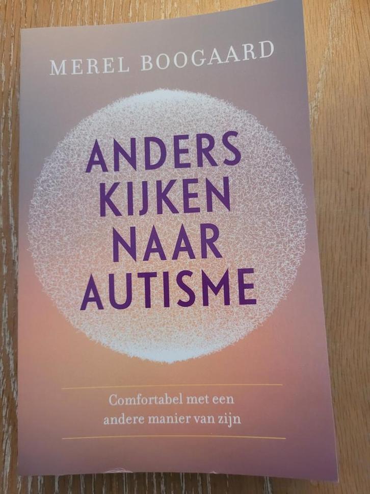 Anders Kijken naar Autisme - Merel Boogaard, Boeken, Psychologie, Nieuw, Functieleer of Neuropsychologie, Ophalen of Verzenden