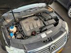 Volkswagen Passat 1.6 TDI 77KW Bluemotion Variant 2010 Zwart, Auto's, Voorwielaandrijving, 4 cilinders, Origineel Nederlands, 154 €/maand