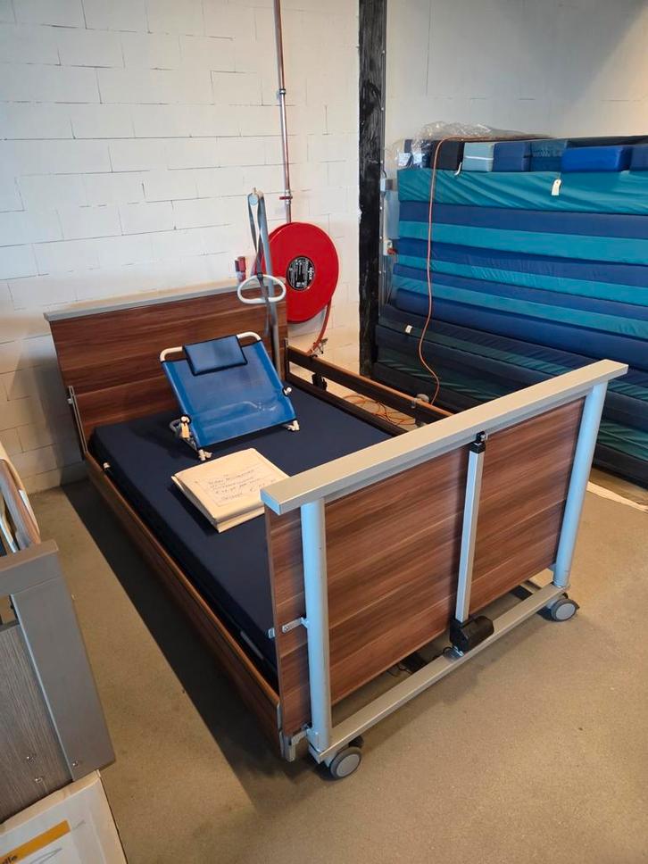 Zorgbed / verpleegbed / hoog laag bed nieuw en/of gebruikt, Diversen, Verpleegmiddelen, Nieuw, Ophalen