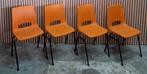 4 x Kunststof kuipstoelen oranje zwart kantine stoelen cafe, Kunststof, Zwart, Ophalen of Verzenden, Zo goed als nieuw