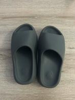 Yeezy Slide - Nieuw, Kleding | Heren, Ophalen of Verzenden, Nieuw, Zwart, Slippers
