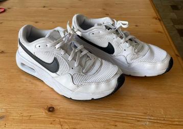 Nike Air Max maat 37.5 beschikbaar voor biedingen