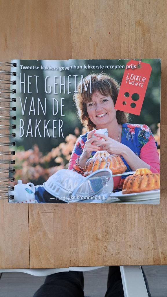 Het Geheim van de Bakker - Lekker Twente Bakboek, Vegetarisch, Frederike Krommendijk, Ophalen of Verzenden, Zo goed als nieuw