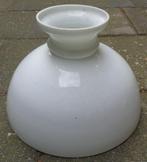 Lampekap van een olielamp , diameter 28 cm., Antiek, Gebruikt, 25 tot 50 cm, Wit