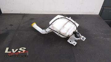 Ruitensproeiertank voor van een Mazda 3. beschikbaar voor biedingen