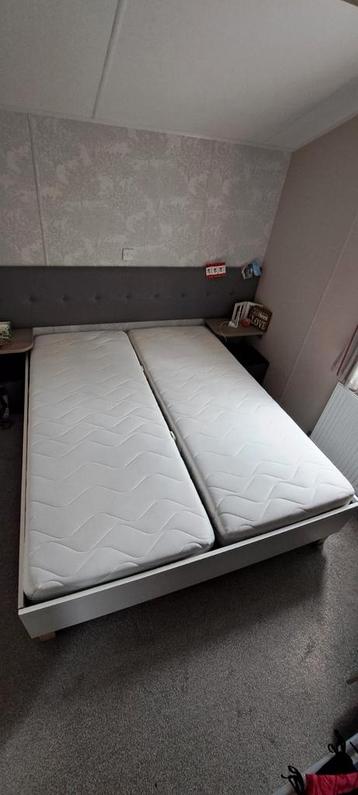 Super gaaf wit ledikant met 2 losse lattebodems Gave matras beschikbaar voor biedingen